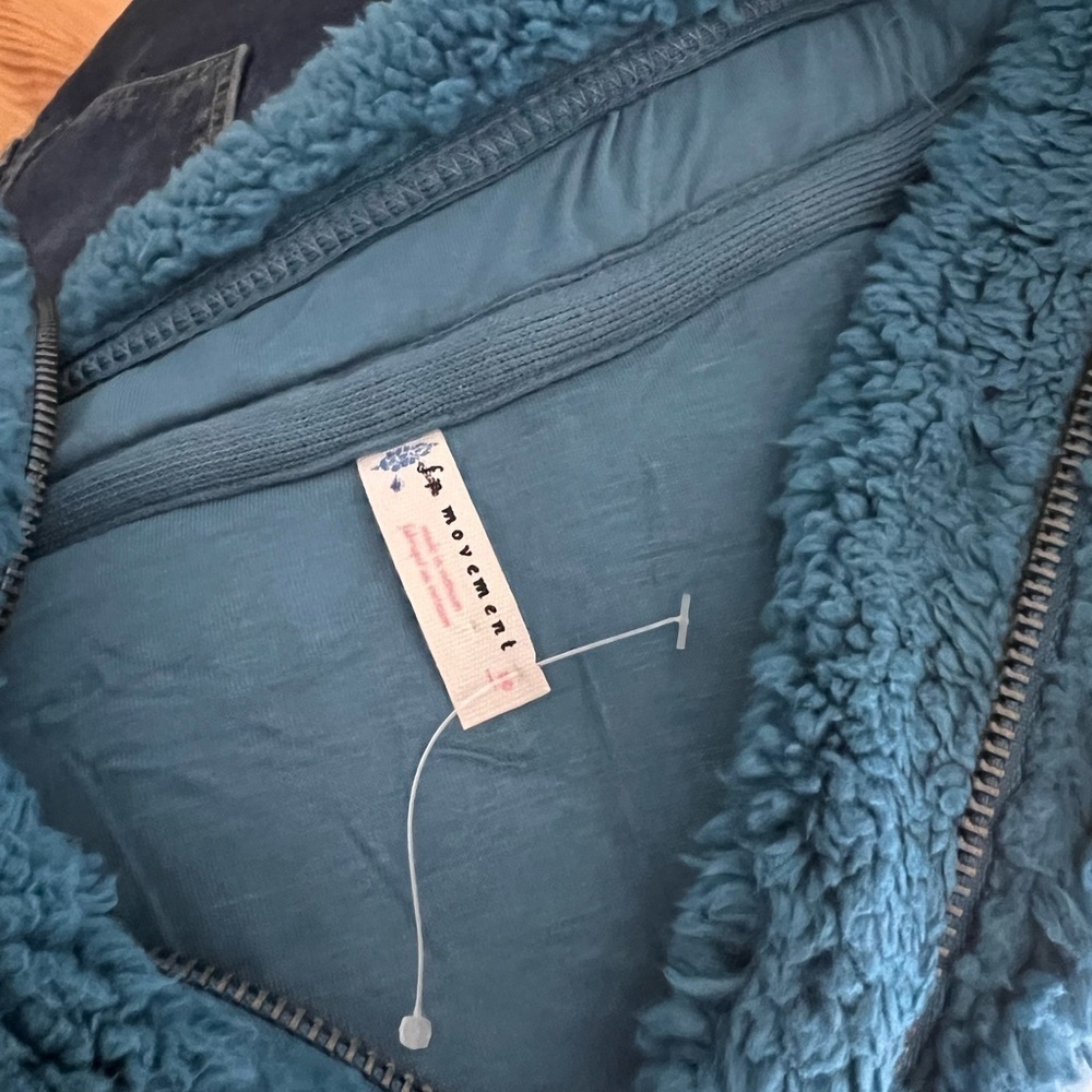 Free People Nantucket Fleece in Wave Runner Blue Sz L - Picture 8 of 8